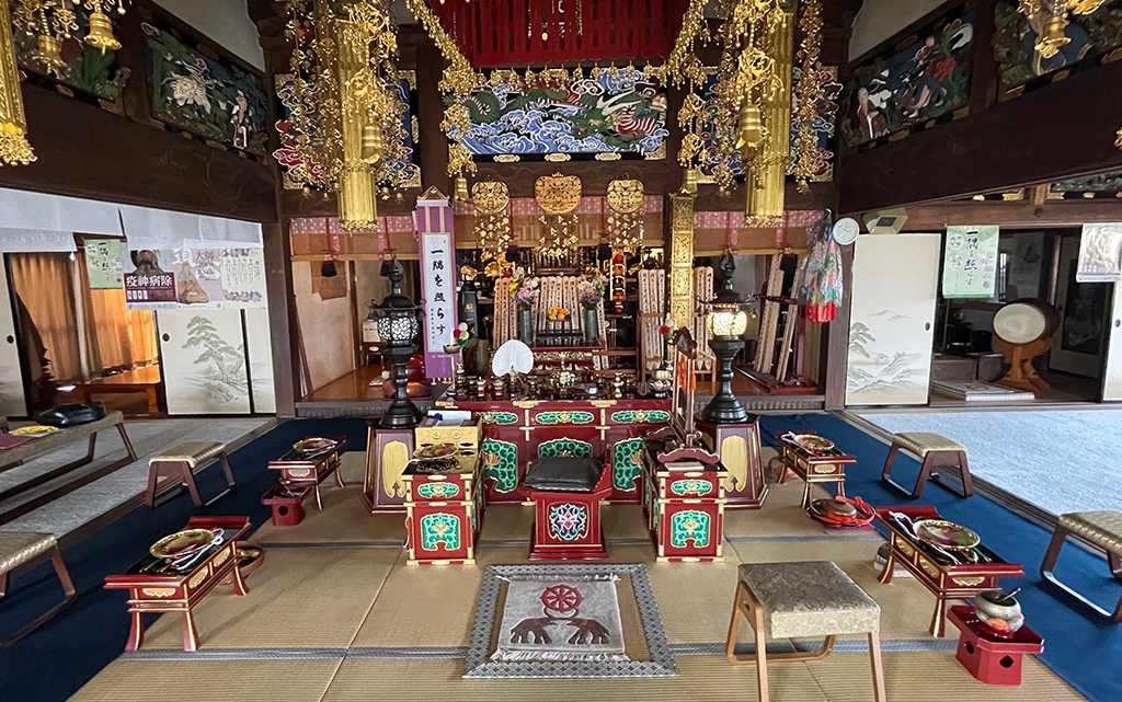 本殿内