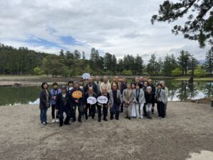 毛越寺浄土庭園にて記念撮影