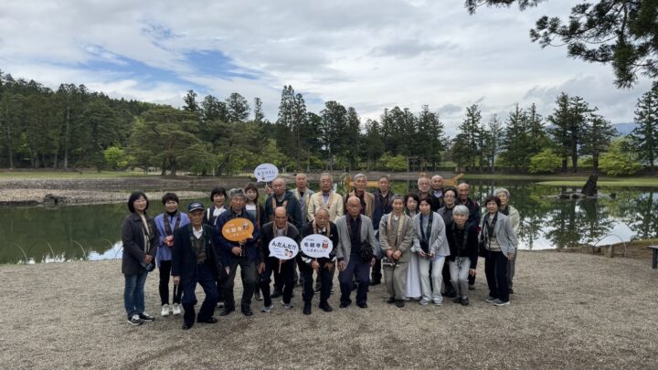 毛越寺浄土庭園にて記念撮影